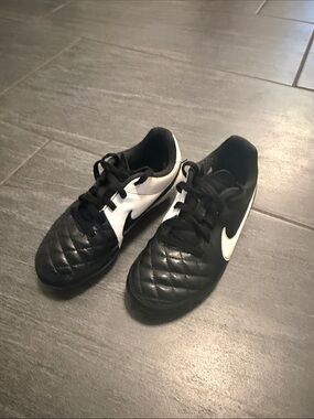 Nike Black and White Quilted Soccer Shoes